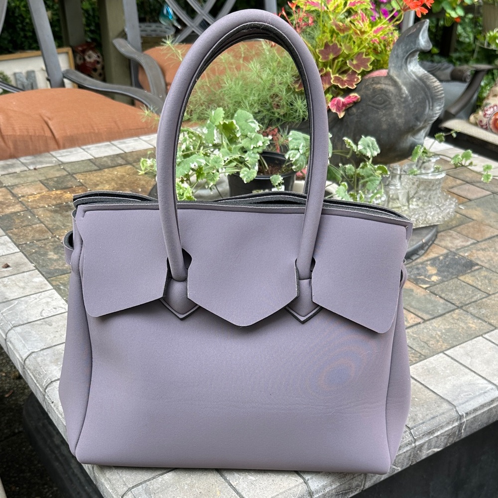 Chic Lavender Shoulder Bag - Picture 2 of 9